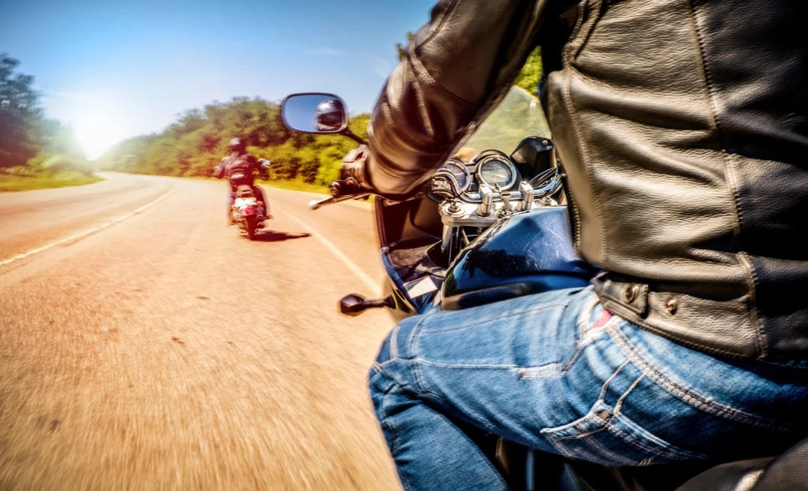 Łączy nas branża motoryzacyjna i pasja do motocykli